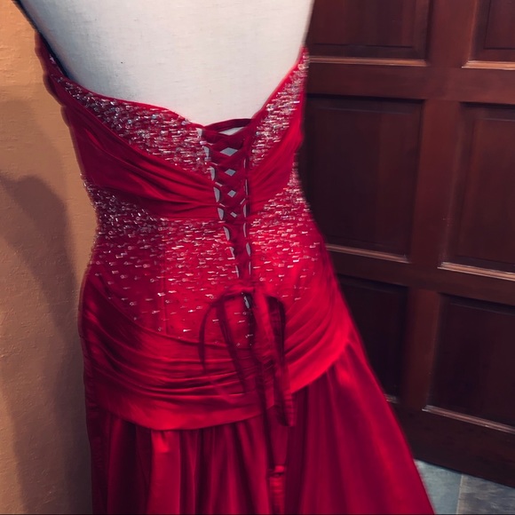 ❤️STUNNING Beaded Ruby Red Gown / Prom / Size 10 - Picture 8 of 8